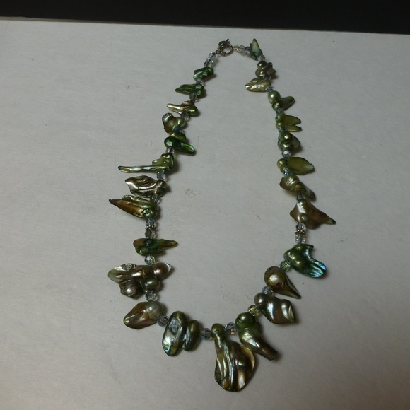 PEARLS FOR 2025 GREEN OR PURPLE ? POPPING PARTY BOHO PEARL NECKLACES 18'' - Picture 5 of 6